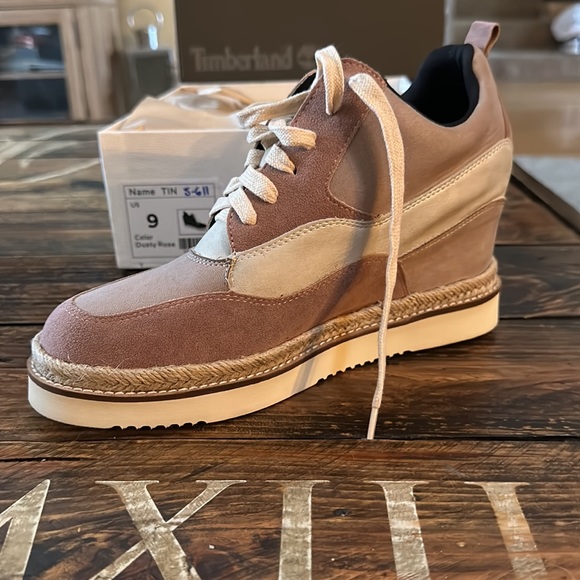 Miim brand mauve suede vintage look wedge booties, size 9 - Picture 2 of 6